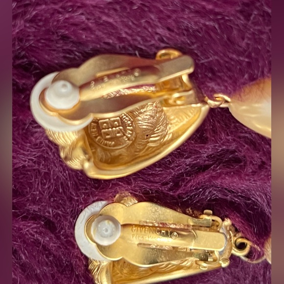 Vintage 80's Runway Authentic, Signed, Givenchy Gold and Pearl Drop Earings - Picture 3 of 7